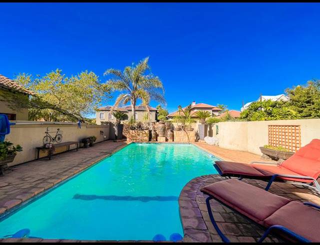 5 BEDROOM HOUSE FOR SALE IN MIDSTREAM ESTATE